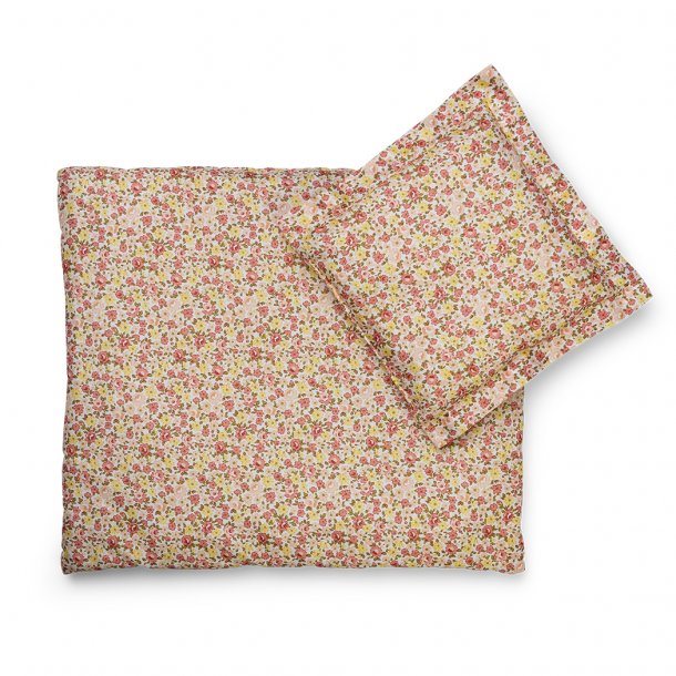 By Astrup sengesæt til dukker // paste blomst, Dansk design, by Astrup, børn i tanke, moderne design, dukkesengetøj sengetøj dukker, dukkesengetøj blomstret