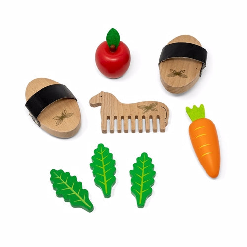 Dansk design, by Astrup, børn i tanke, moderne design, trælegetøj, aktivitetslegetøj, indlæring, alfabetet, klodser, legetøj, træ, bæredygtig, miljøvenlig, spil, læring, uddannelse, educative, heste ridning, kæledyr, trimning, horze