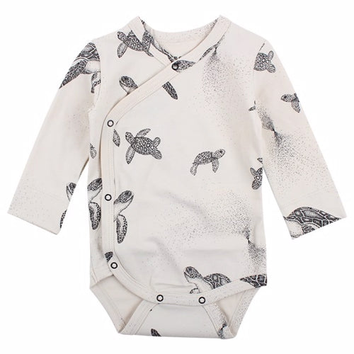 Fixoni body med knapper i siden.  100% bomuld råhvid, premature baby,  Fixoni Elemental Wrapover Body - GOTS