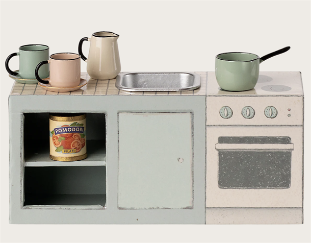 Kitchen counter, Mouse