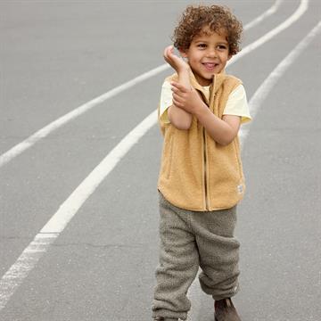 Mini A Ture - MATBATTAL teddyfleece vest. GRS - Sweet curry