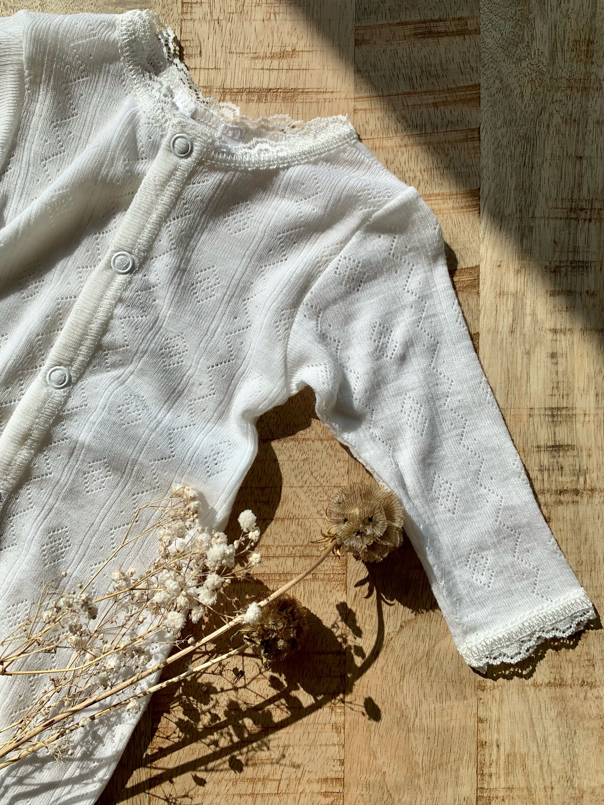 Yndigste uld/silke med blonder fra Joha-hos Titteboo